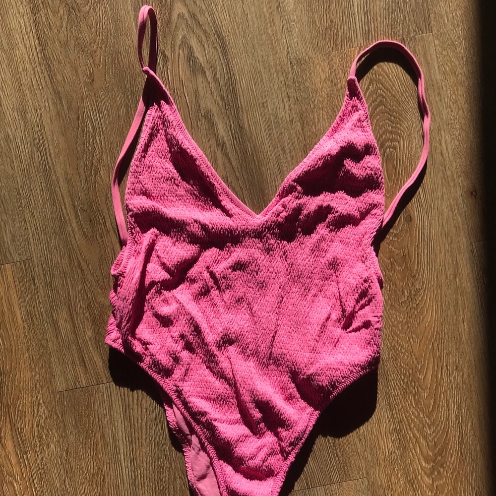 assorted swimsuits - Picture 4 of 5